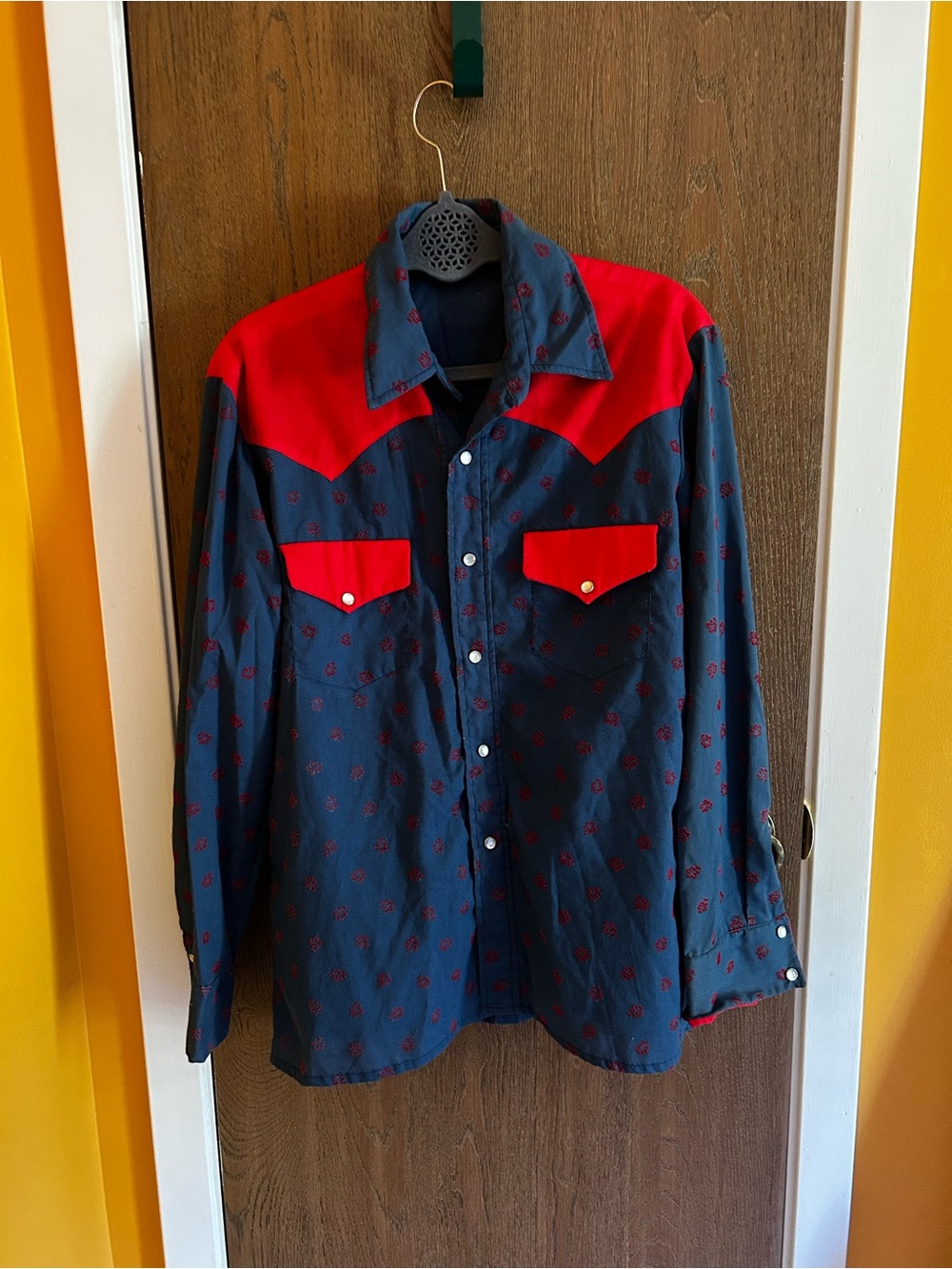 Vintage Western Button-Up Shirt in Navy with Red Yoke